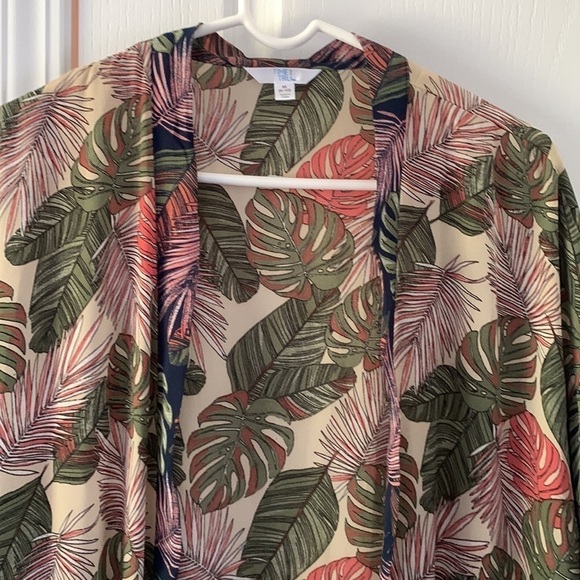 Time and Tru Tropical Bay Leaf Kimono with Pockets 8/10 beach cover up green - Picture 5 of 10